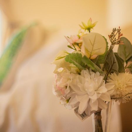 Hostal Uruhao Hanga Roa Exteriör bild