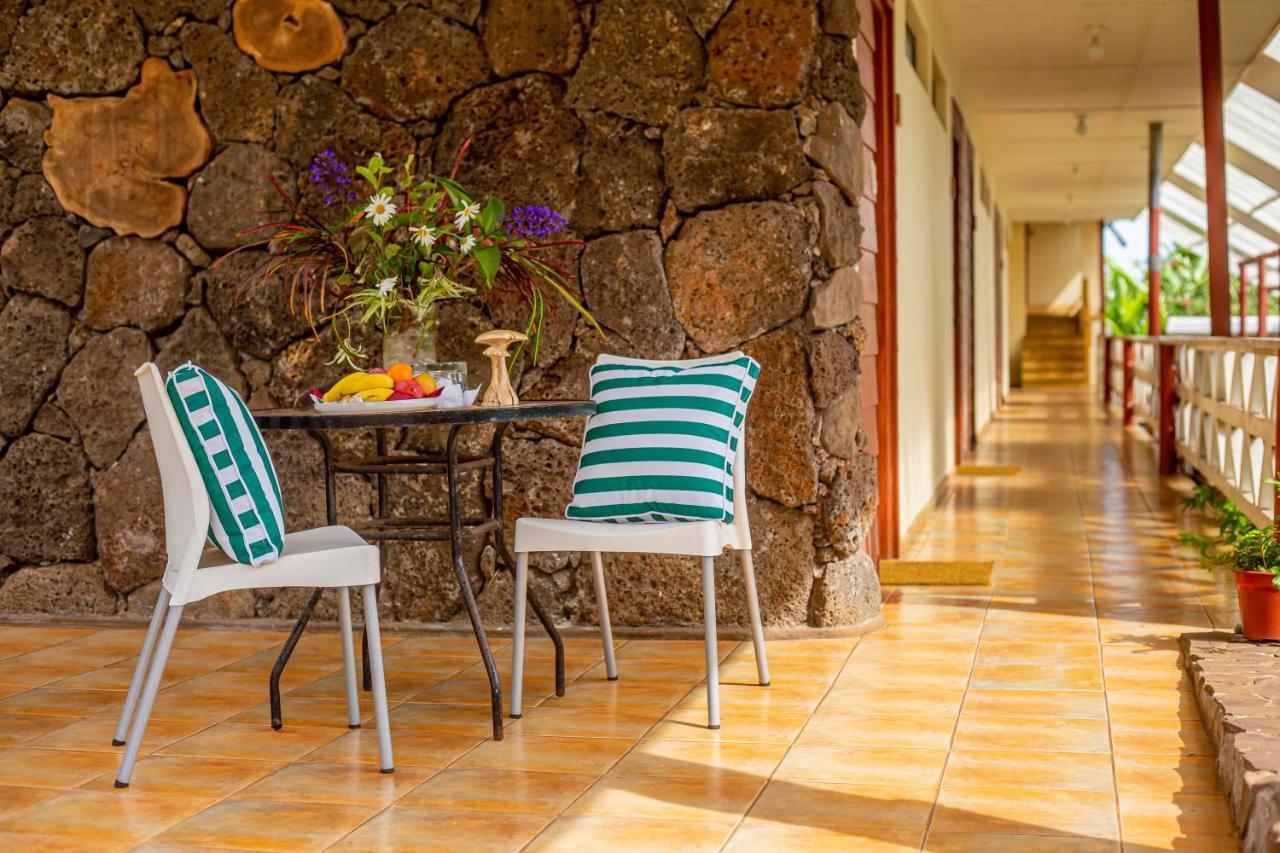 Hostal Uruhao Hanga Roa Exteriör bild