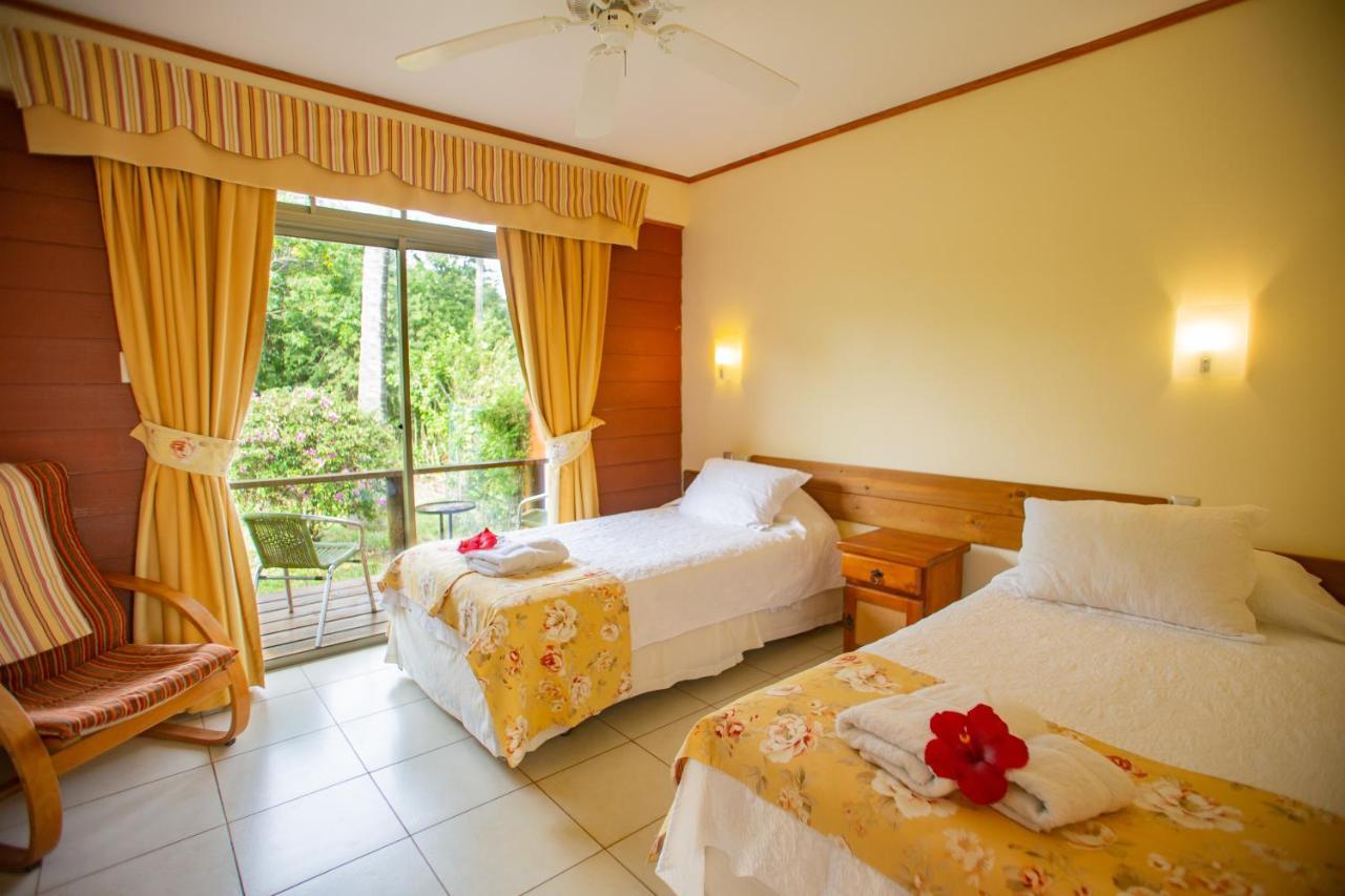 Hostal Uruhao Hanga Roa Exteriör bild