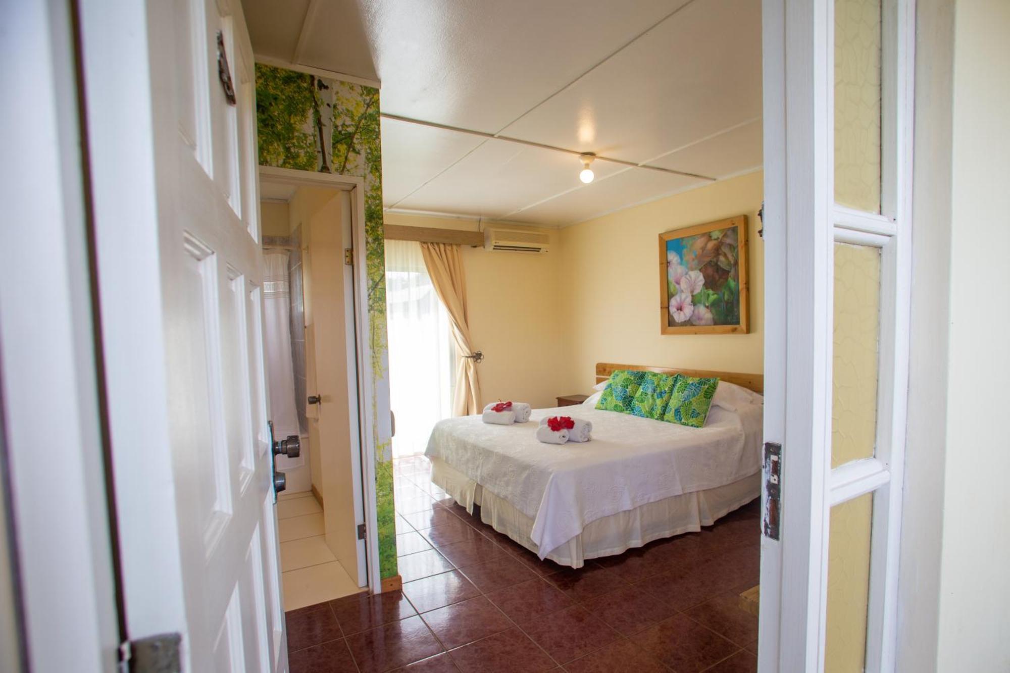 Hostal Uruhao Hanga Roa Exteriör bild