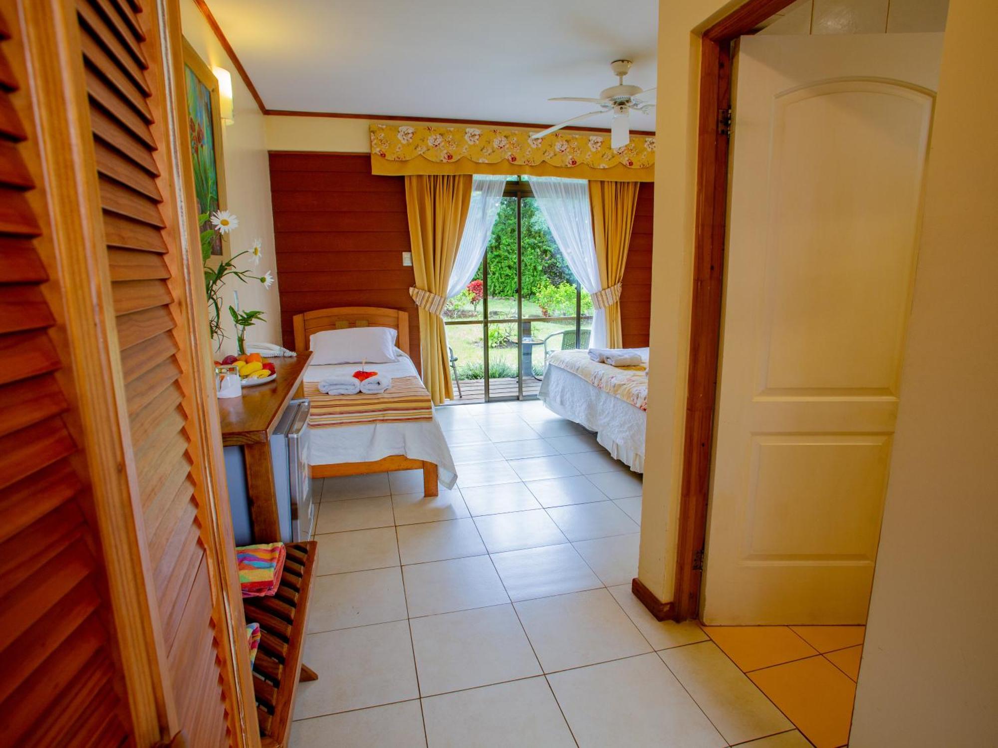 Hostal Uruhao Hanga Roa Exteriör bild